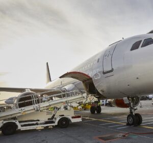 power stow loading plane